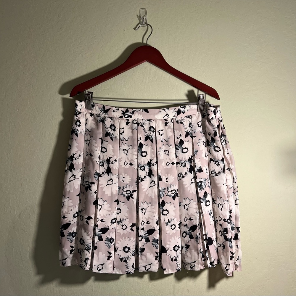 Banana Republic Lilac Floral Pleated Skirt NWOT